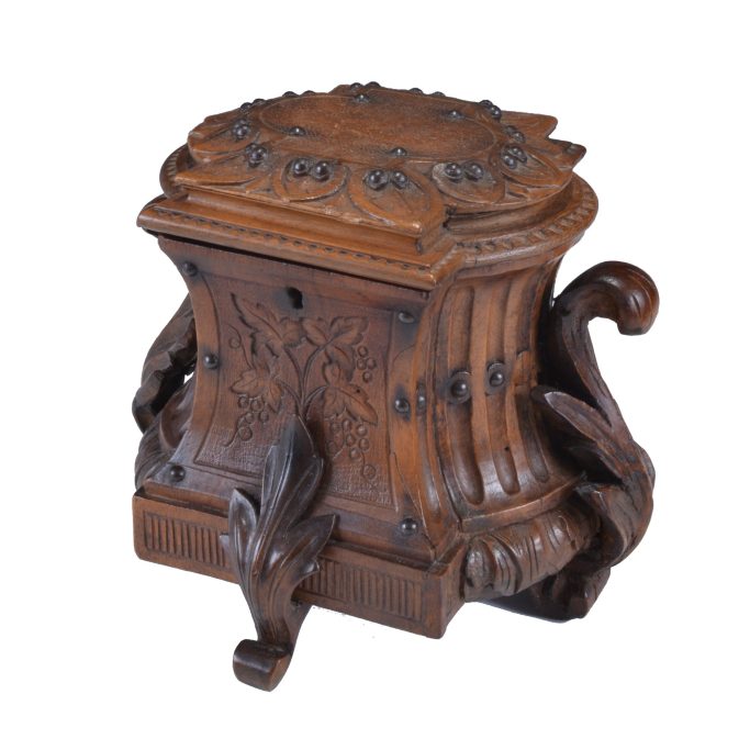 Search for an antique Continental tobacco box for sale in the UK.